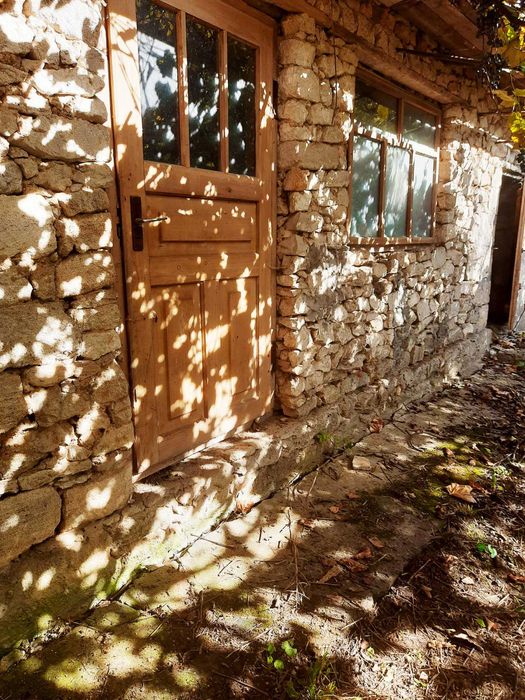 Будинок у селі Підлісний Мукарів