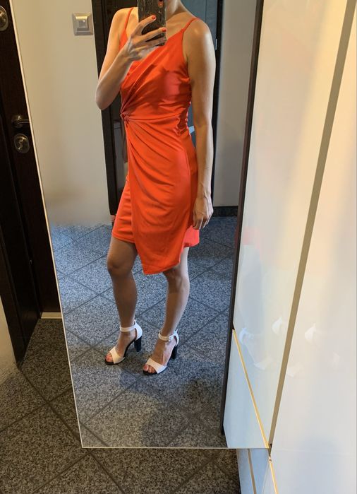 Urokliwa seksowna obcisła sukienka kopertowy dekolt S