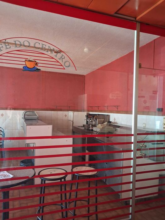 Oportunidade única: Café equipado no coração da Covilhã – Pronto a abrir!