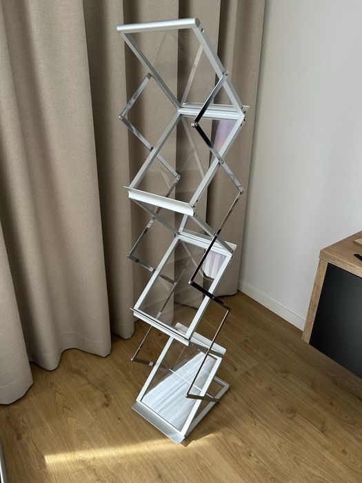 Rozkladany stojak na ulotki