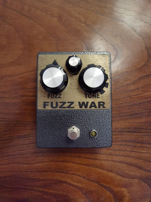 Fuzz war pedal guitarra/baixo