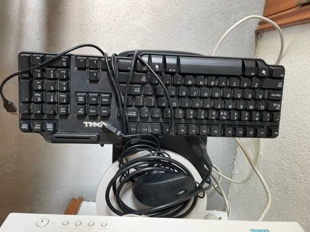 Fujitsu Siemens Monitor, Keyboard, and Mouse64285997450753121