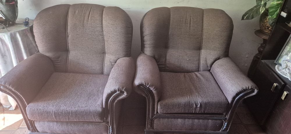 Conjunto de três sofás