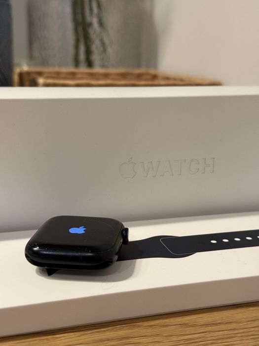 Sprzedam Apple Watch Series 7 w wersji GPS + Cellular (LTE)