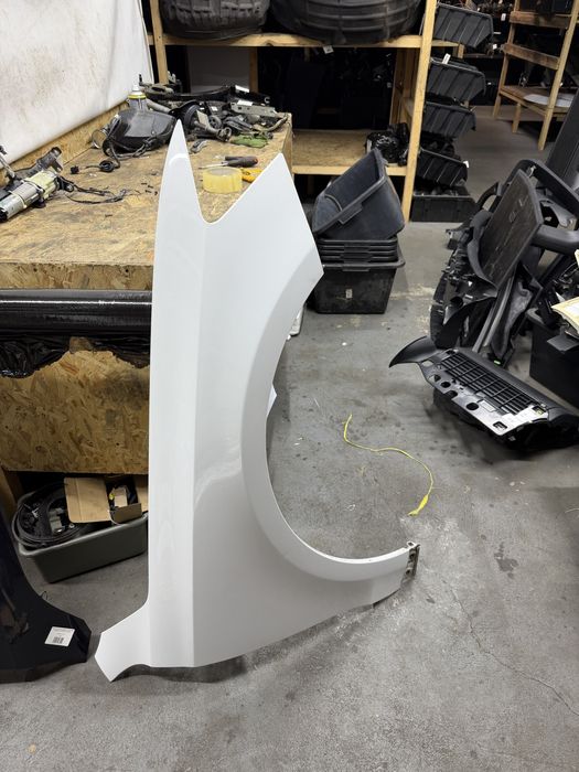 Крило праве Audi Q5 8R0 2008 -2016 рік LS9R біле