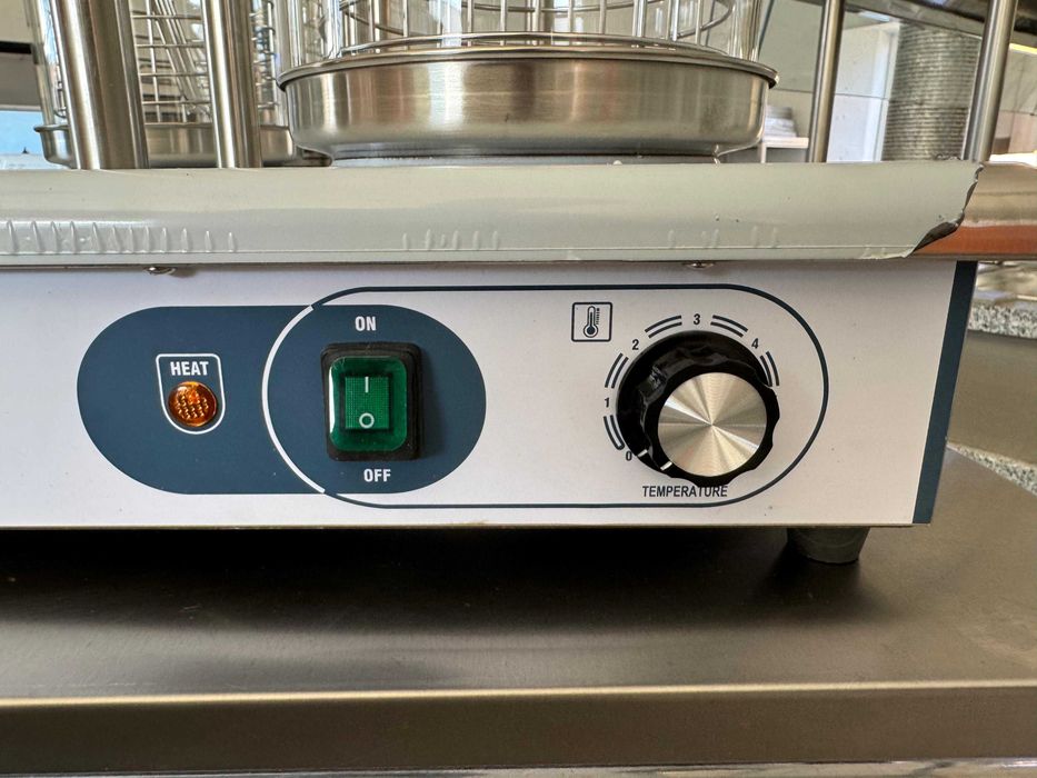 ACM1613 - Máquina Cachorro Quente de 3 Espetos - NOVA