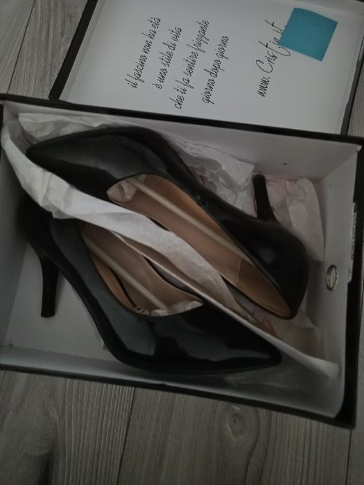 Стильні шкірянні туфельки