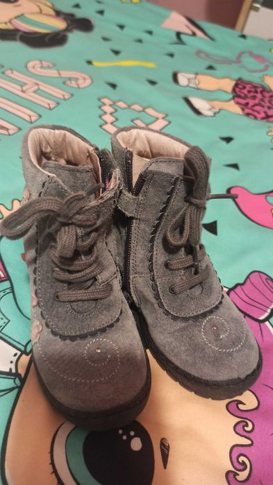 Botinhas para menina T 24