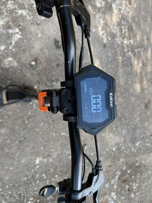 Kugoo Kirin  g2 Pro  пробег 1412 км аккумулятор в хорошем состоянии держит хорошо.