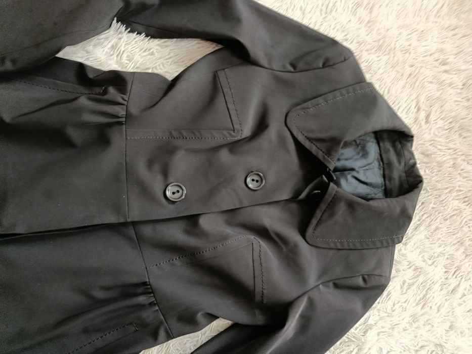Elegancki czarny płaszcz damski rozkloszowany | klasyczny | S/M