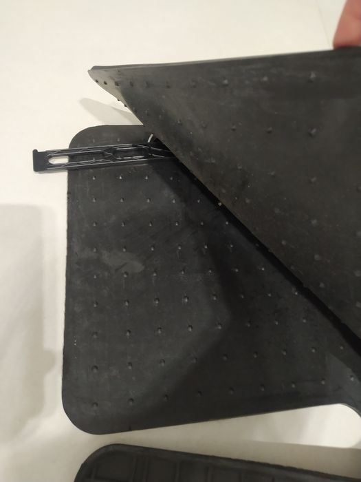 Dywaniki gumowe Mazda 5 3 rząd