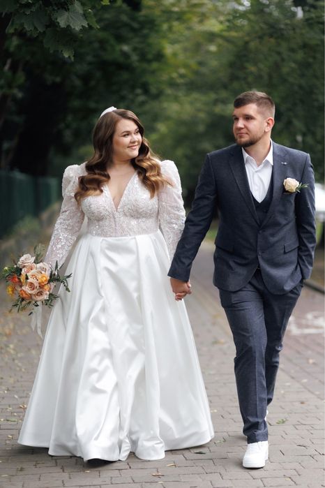 Продам весільну сукню, XXL