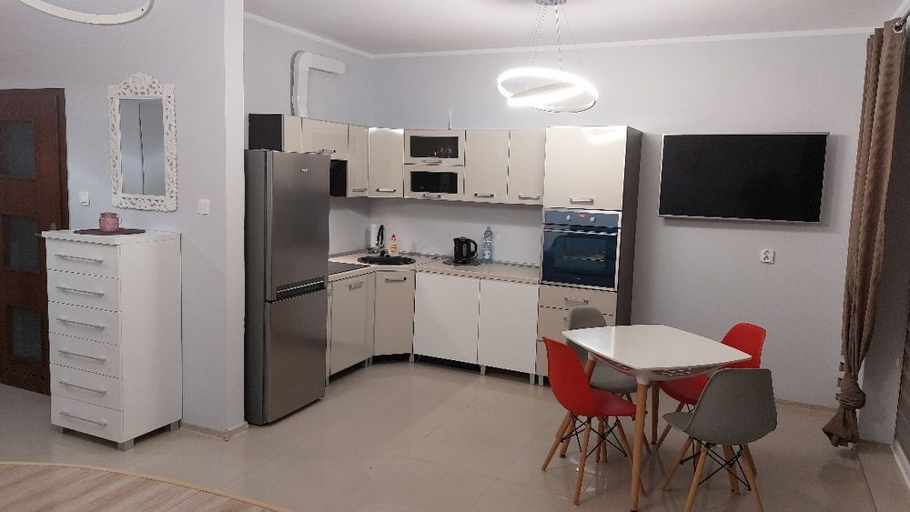 Wynajmę kawalerkę z miejscem  postojowym w garażu  w centrum  Płocka