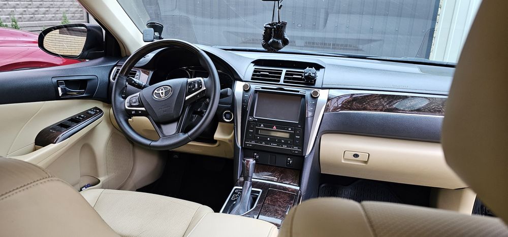 Продам Toyota Camry PREMIUM