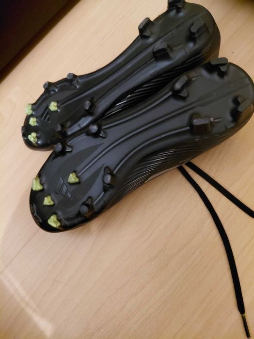 Chuteiras Adidas f50 em ótimo estado perfeitas para jogar no relvado sintético