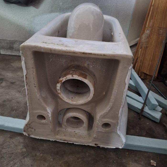 Sanita suspensa Roca com descarga a parede