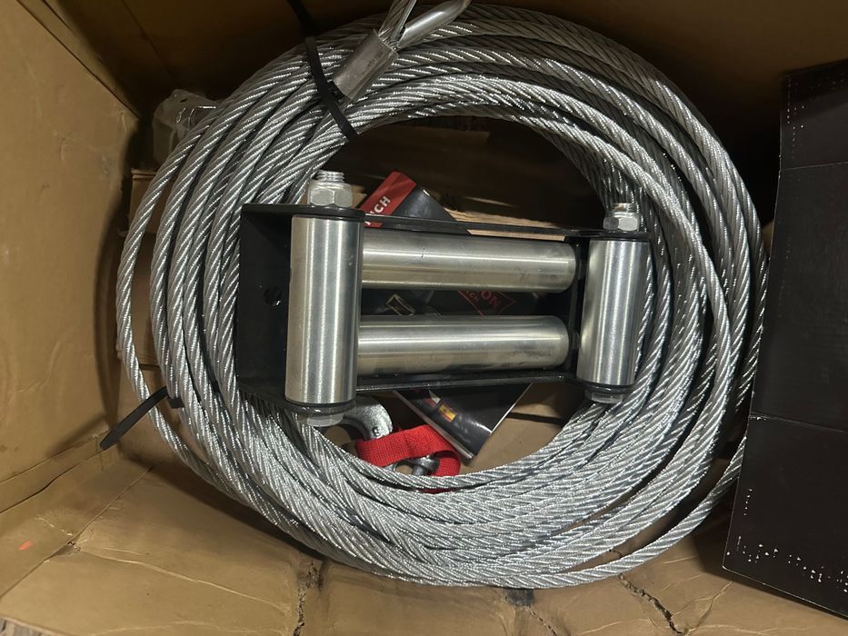 Трос стальной 30м длины с направляющим