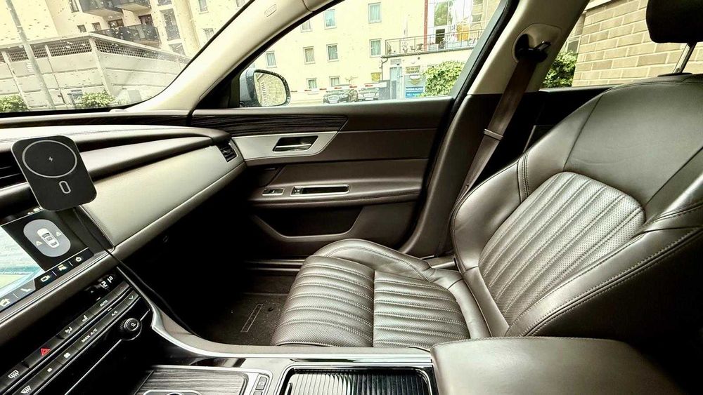 Jaguar XF 25d AWD 240 KM / 2.0 diesel / automat /Bogata wersja