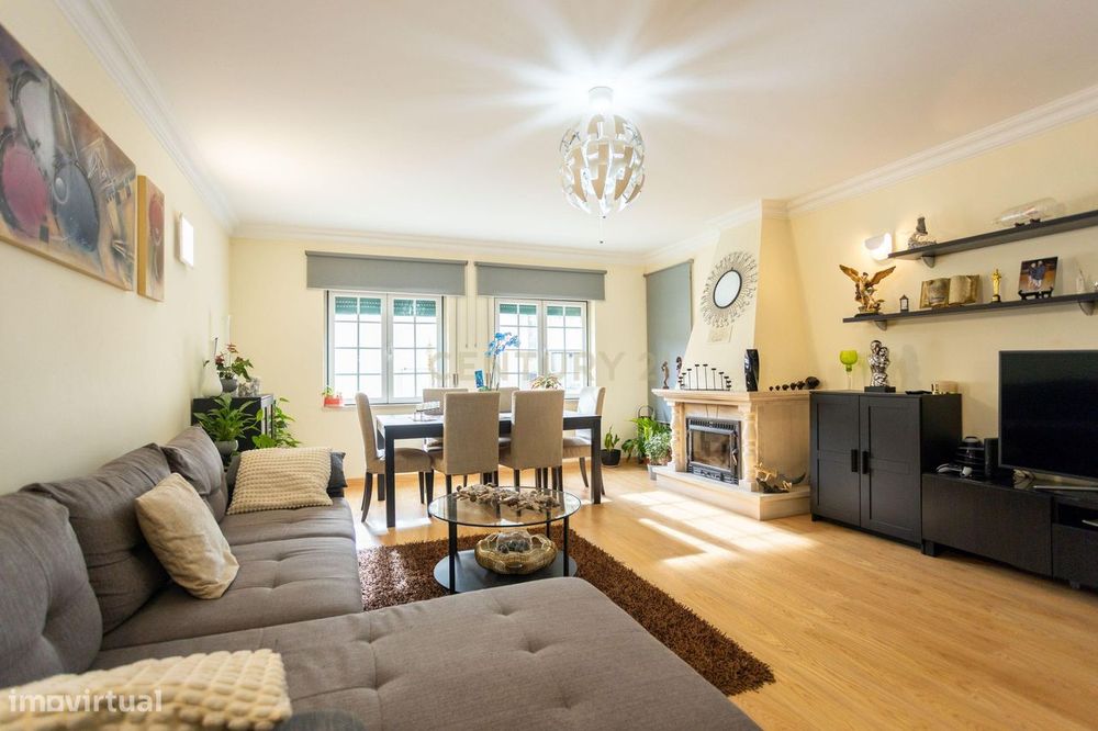 T2 com Terraço (95m2) e Piscina em Venda do Pinheiro