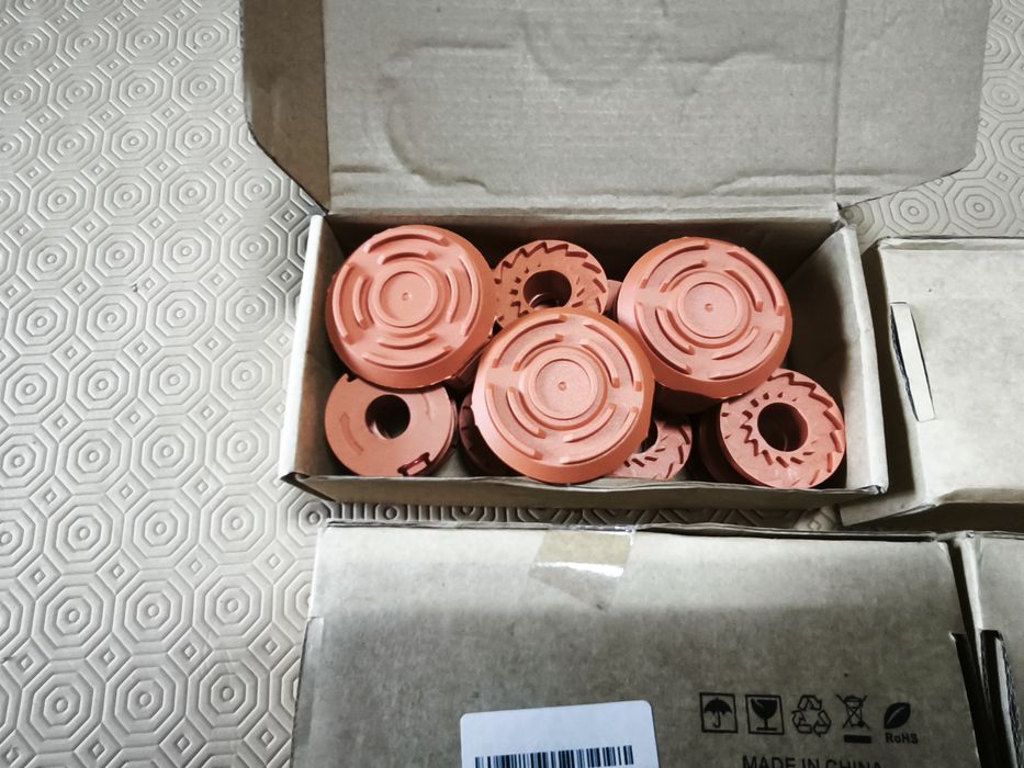 Caixa com 12 bobines e 3 capas Work