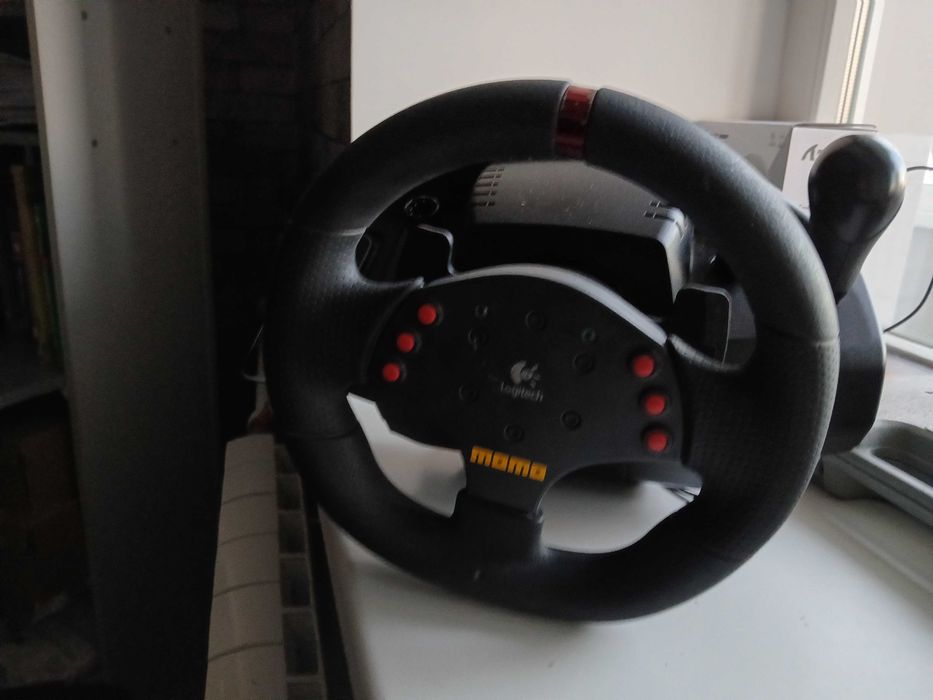 Logitech MOMO RASING 900°