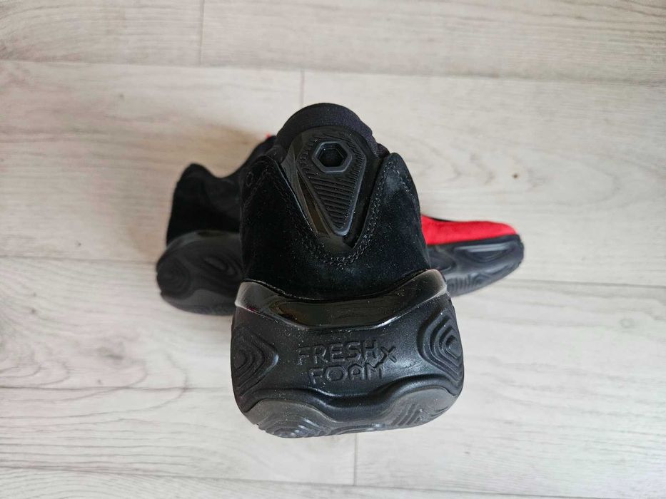 Buty New Balance BBFRSHL2 - czerwone do koszykówki