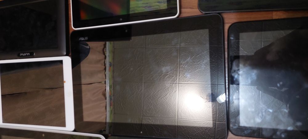 Лот планшетов и телефонов