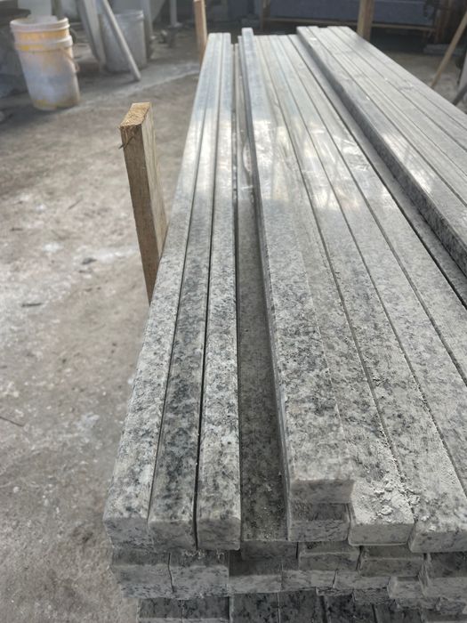 Paski granitowe 2x2,8x150 cm , czoło i jeden bok polerowane