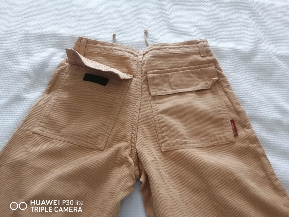 Calças veludo, cor grão, novas