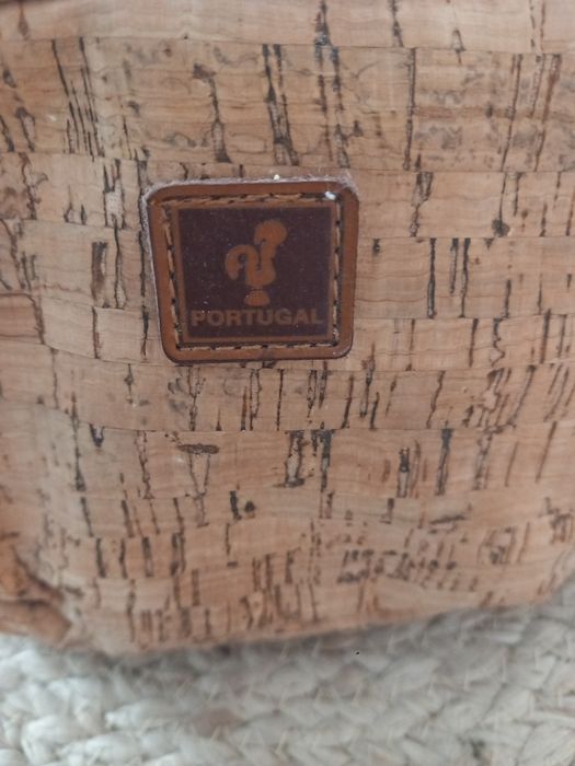 Bolsa de cintura em cortiça vegetal