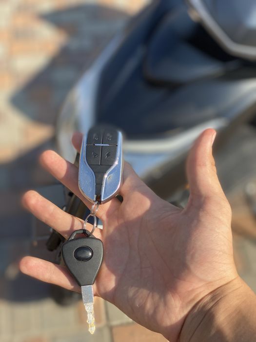 Продаю электроскутер Maxxter Falcon 3