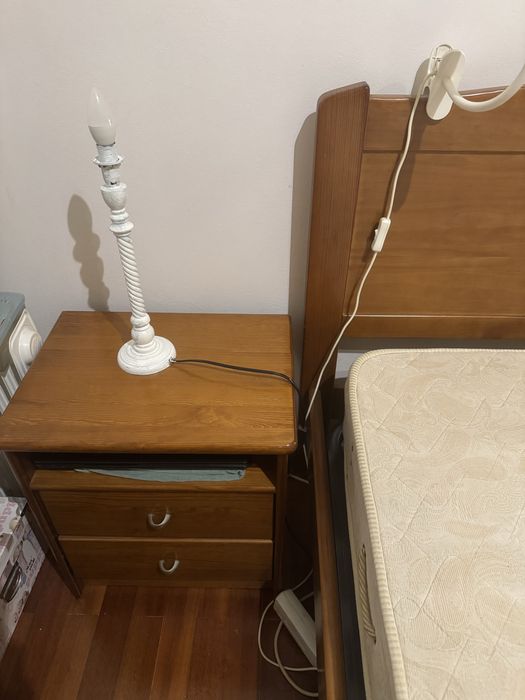 Mobilia quarto comoda 4 gavetas cama 2 mesas cabeceira cama e roupeiro