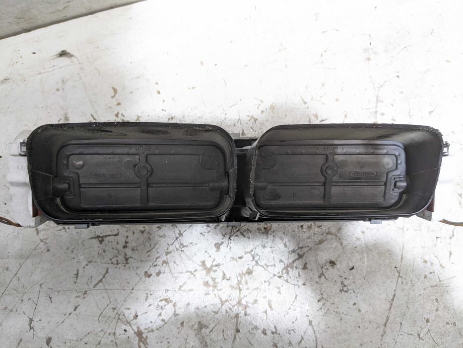 Volkswagen Passat B5 Kratka Nawiewu Środkowa