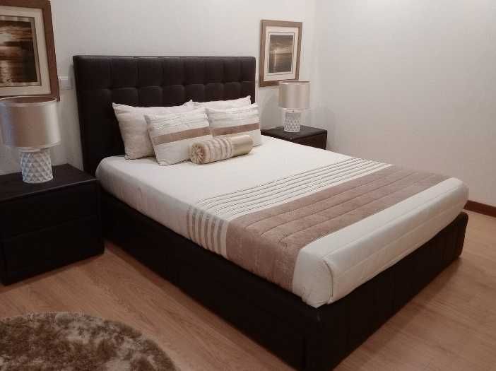 Quarto estofado em napele