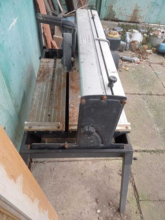 Станок для різки плитки