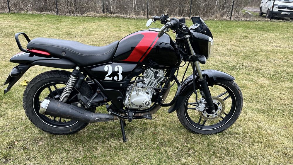 Мотоцикол bajaj v15
