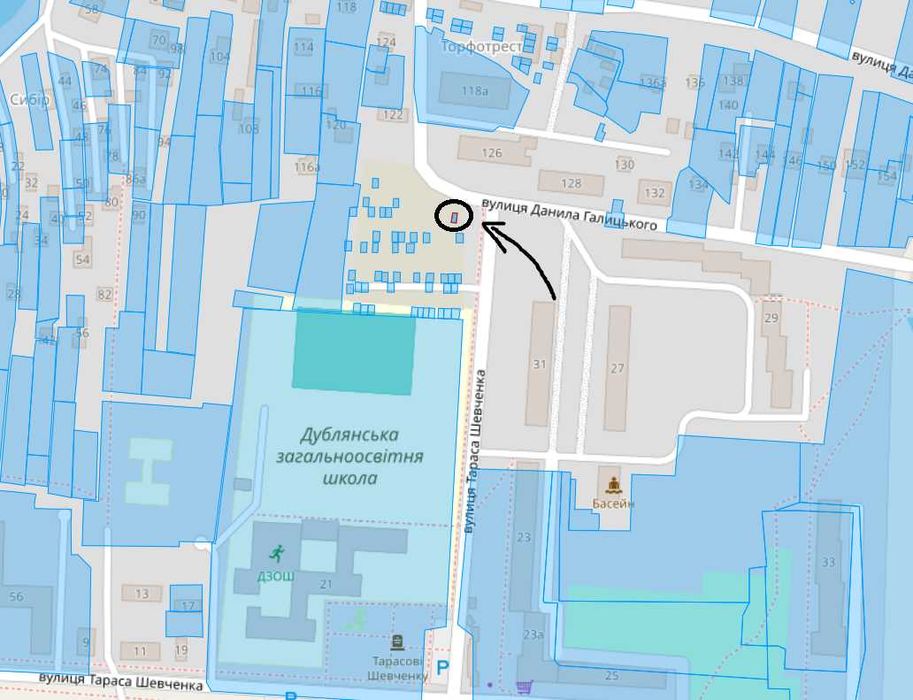 Продаж земельної ділянки з металевим гаражем.