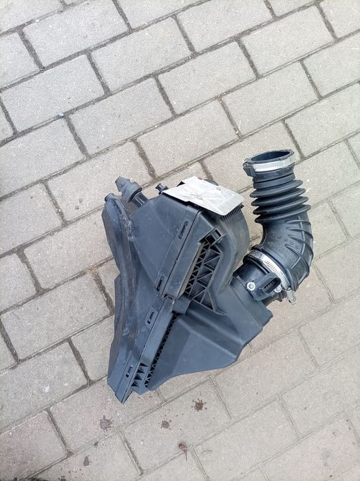 Obudowa filtra powietrza Audi A4 B8 1,8 tfsi