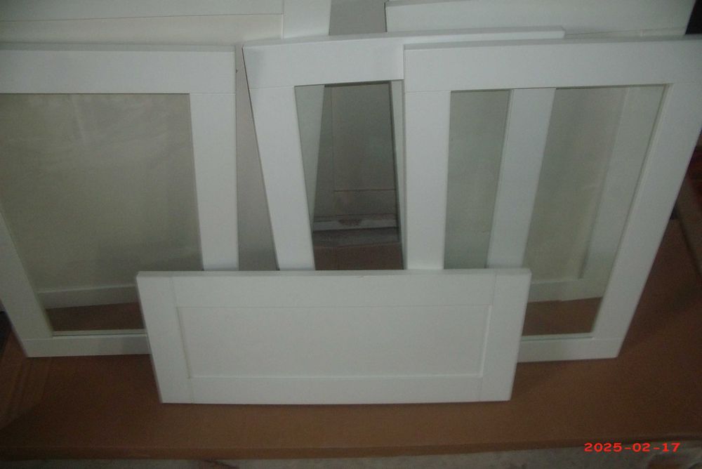 Vendo 9 portas branco Besta Ikea  50euros