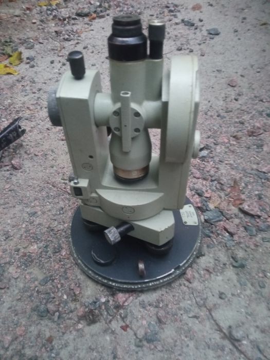 Теодолит Т30. СССР. 1980г. Рабочий.