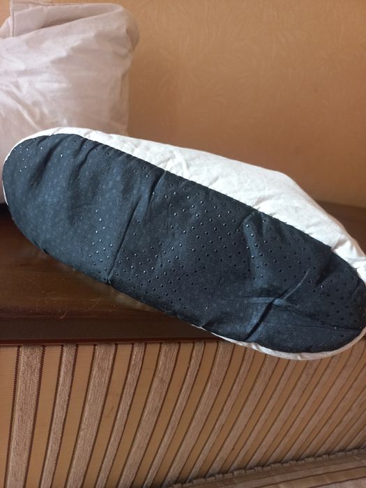 Тапки домашні ,для сну  в середині пр'я та пух7.
