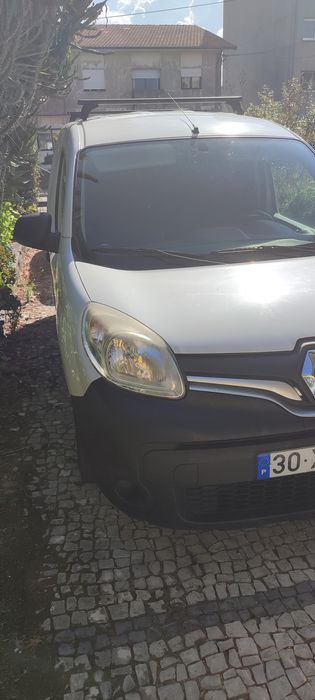 Vend troc Kangoo fim 2014 aceito prop retoma carro mota ou outro mesmo avariado ou acidentado