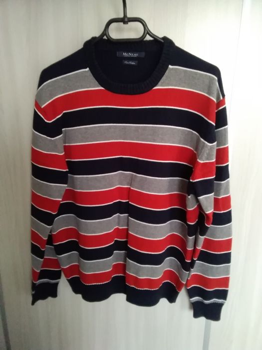 Sweter L.                                                            .