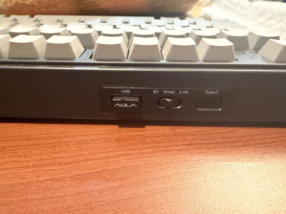 AULA F75 — механічна 75% бездротова, hot-swap з RGB та мультимедійною ручкою