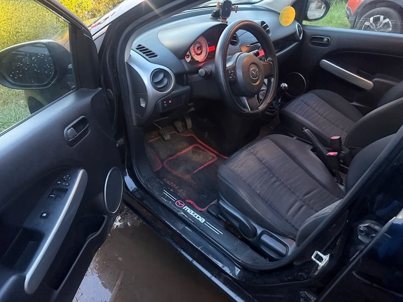 Mazda 2. 1,4 16v klima OC na rok