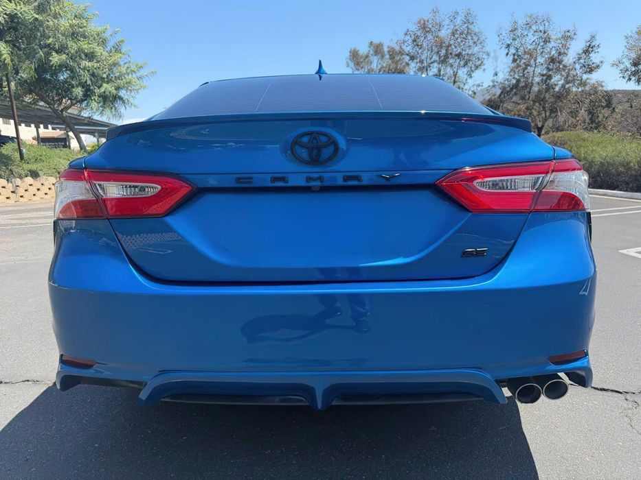 Toyota Camry      2020