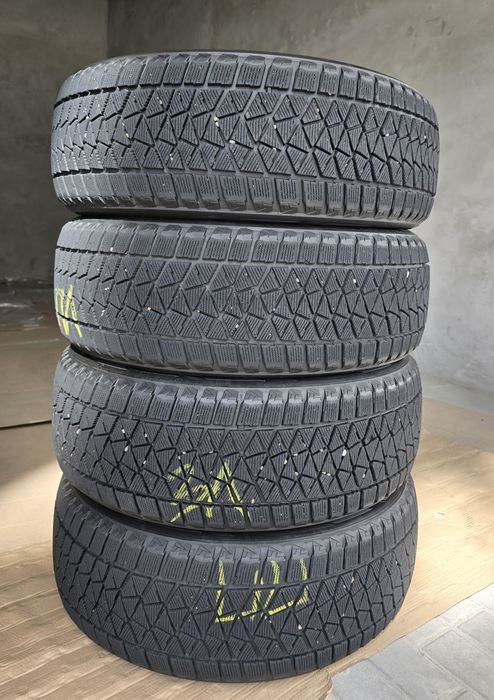 Шини зимові 235/55 R20  Bridgestone Blizzak.