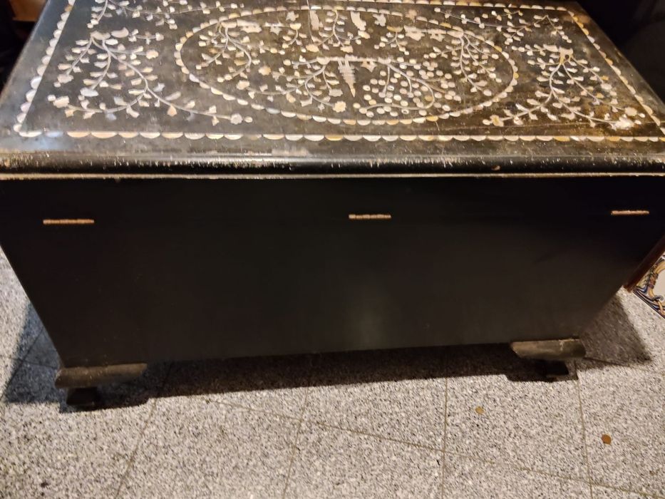 Arca baú com pendentes chinês