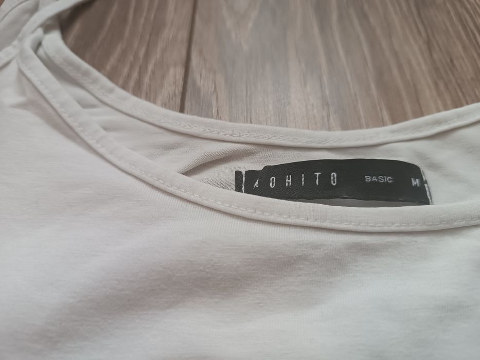 Biała bluzka na ramiączkach, Mohito
