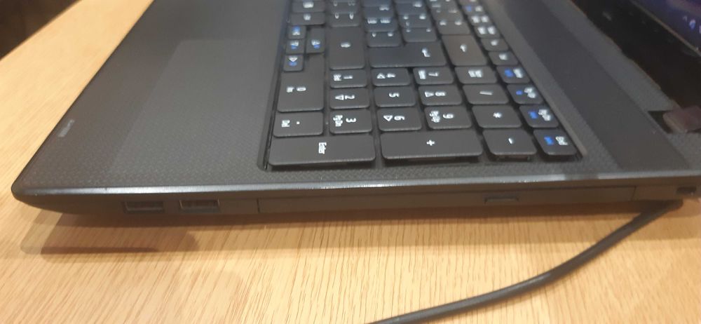 Portátil Acer Aspire 5742